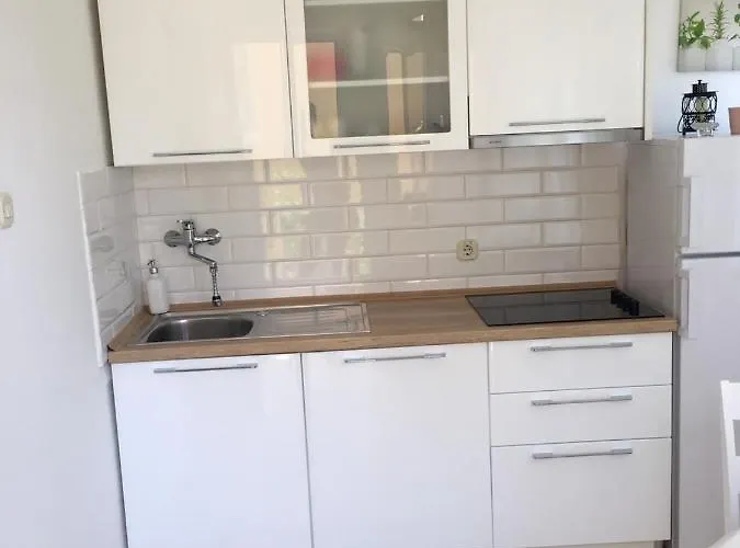 With Parking Space Bozava, Dugi Otok - 8108 דירה בוזאבה